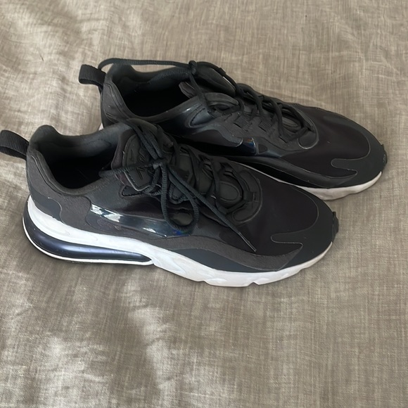 Women’s Nike Air Max - Picture 2 of 5